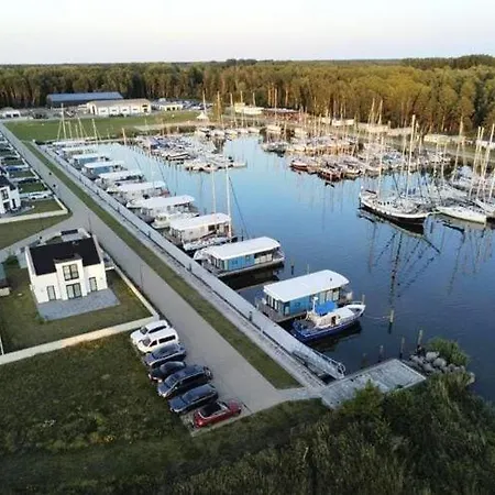 Am Yachthafen In بيت للعطل *