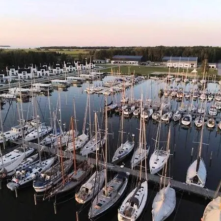 Am Yachthafen In بيت للعطل *