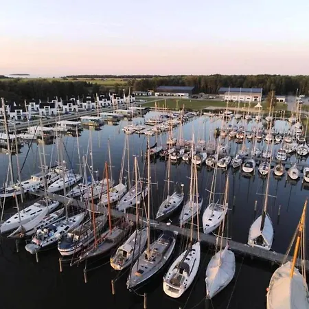 Am Yachthafen In Пенемюнде